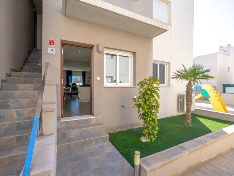 2-Bedroom Apartment in Aguas Nuevas, Torrevieja - Image 20