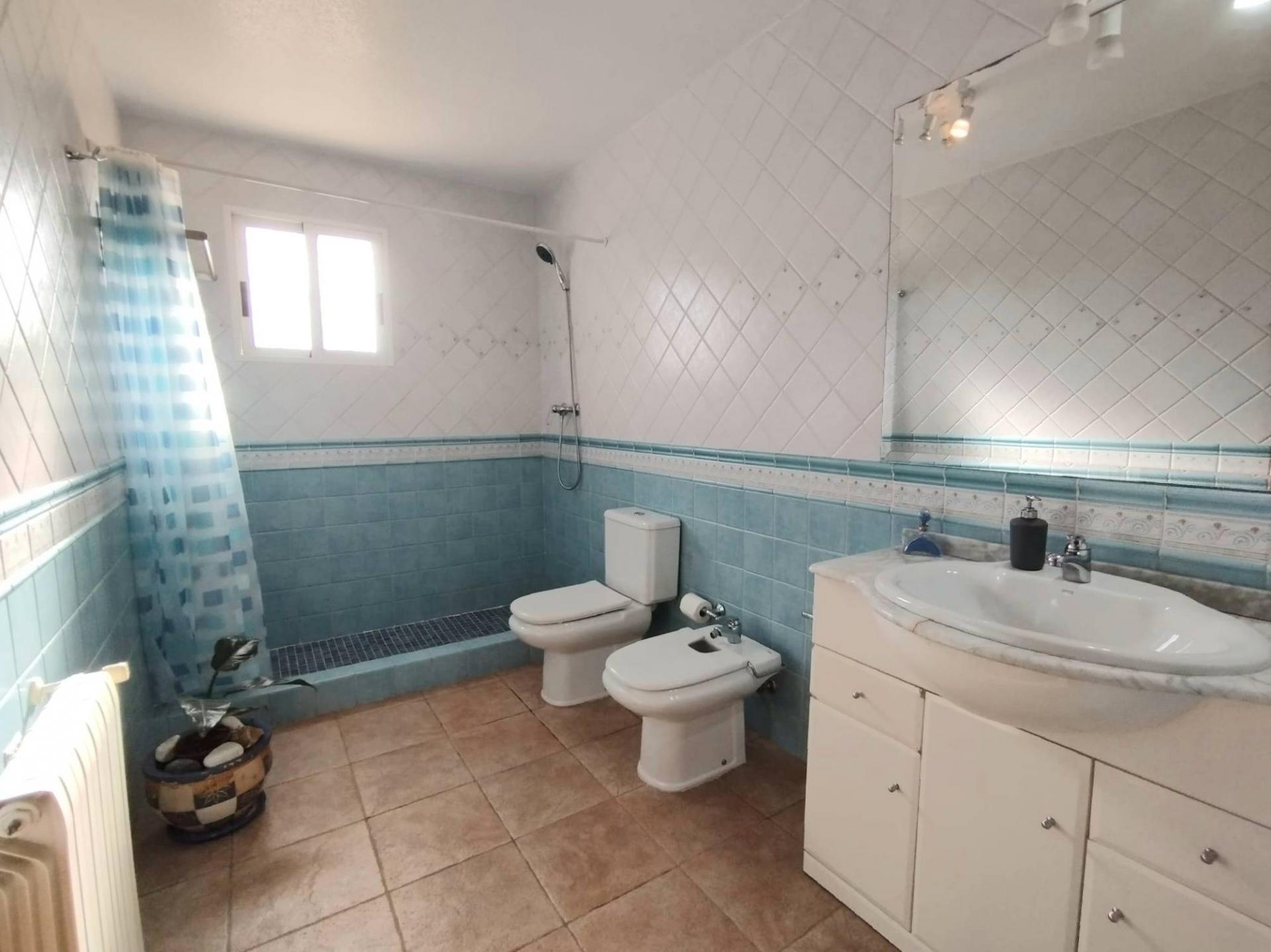 6-Bedroom Villa in La Siesta - El Salado - Torreta, Torrevieja - Image 13