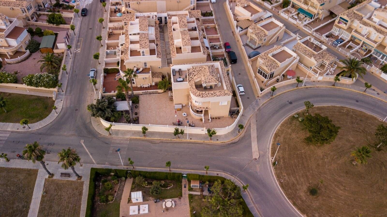 6-Bedroom Villa in La Siesta - El Salado - Torreta, Torrevieja - Image 37