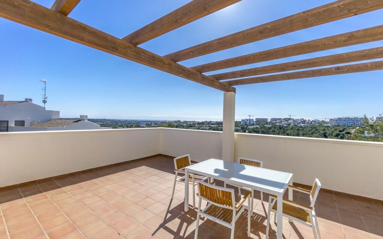 2-Bedroom Penthouse in Las Colinas Golf, Orihuela - Image 2