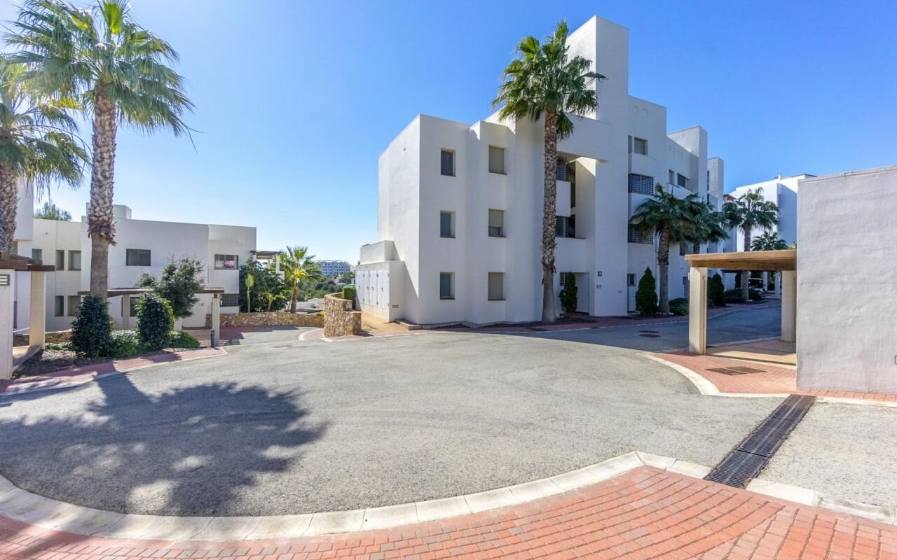 2-Bedroom Penthouse in Las Colinas Golf, Orihuela - Image 23