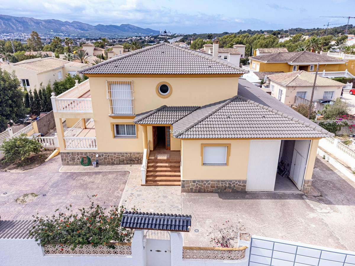 7-Bedroom Detached House in La Nucia | Sunny Casas - Cos... - Image 2