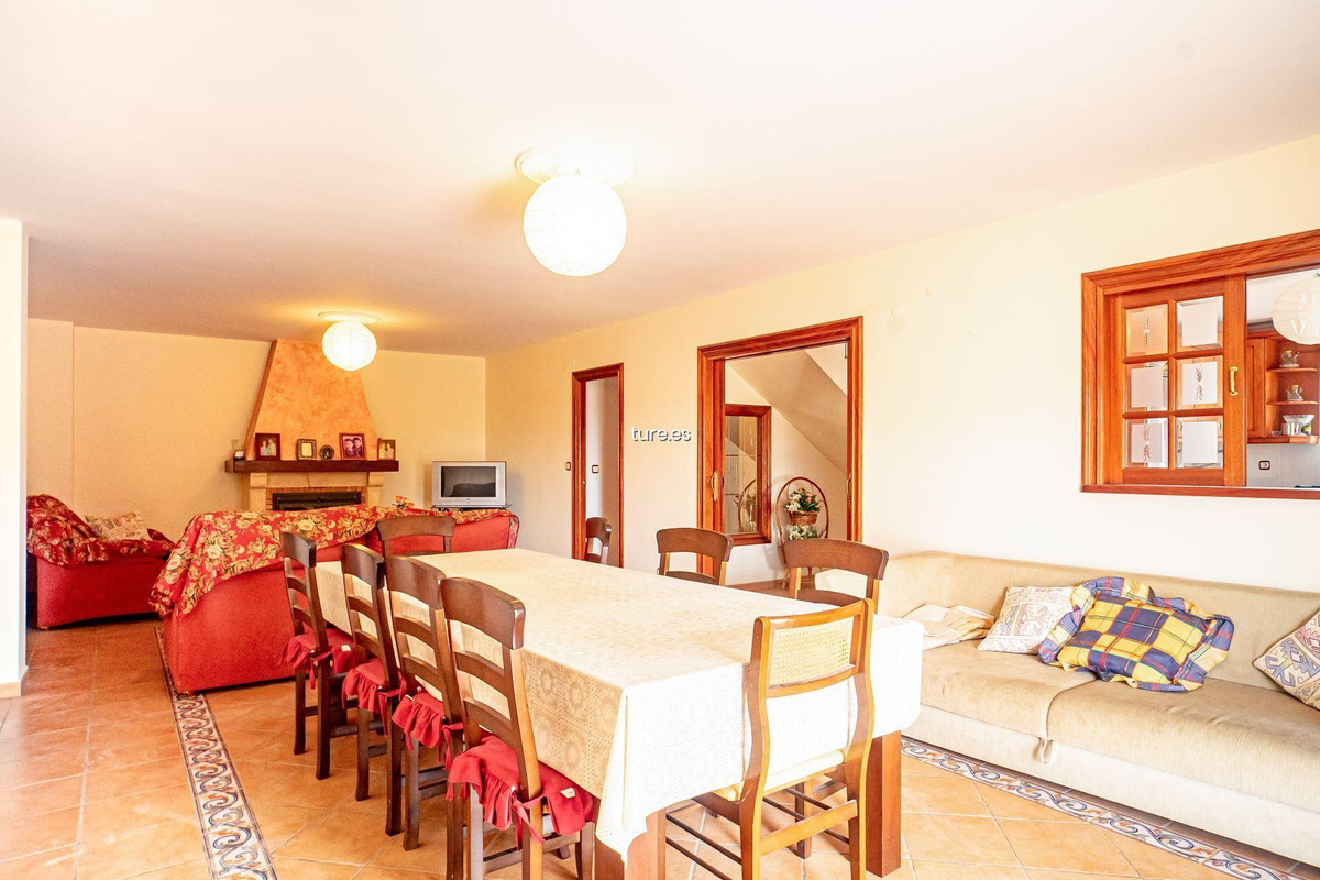 7-Bedroom Detached House in La Nucia | Sunny Casas - Cos... - Image 23