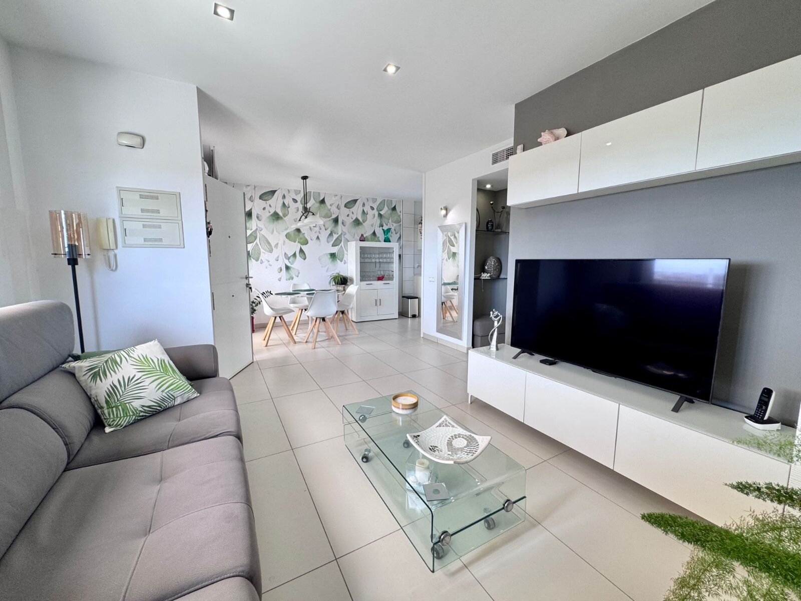 3-Bedroom House in Lomas de Cabo Roig, Orihuela Costa - Image 8