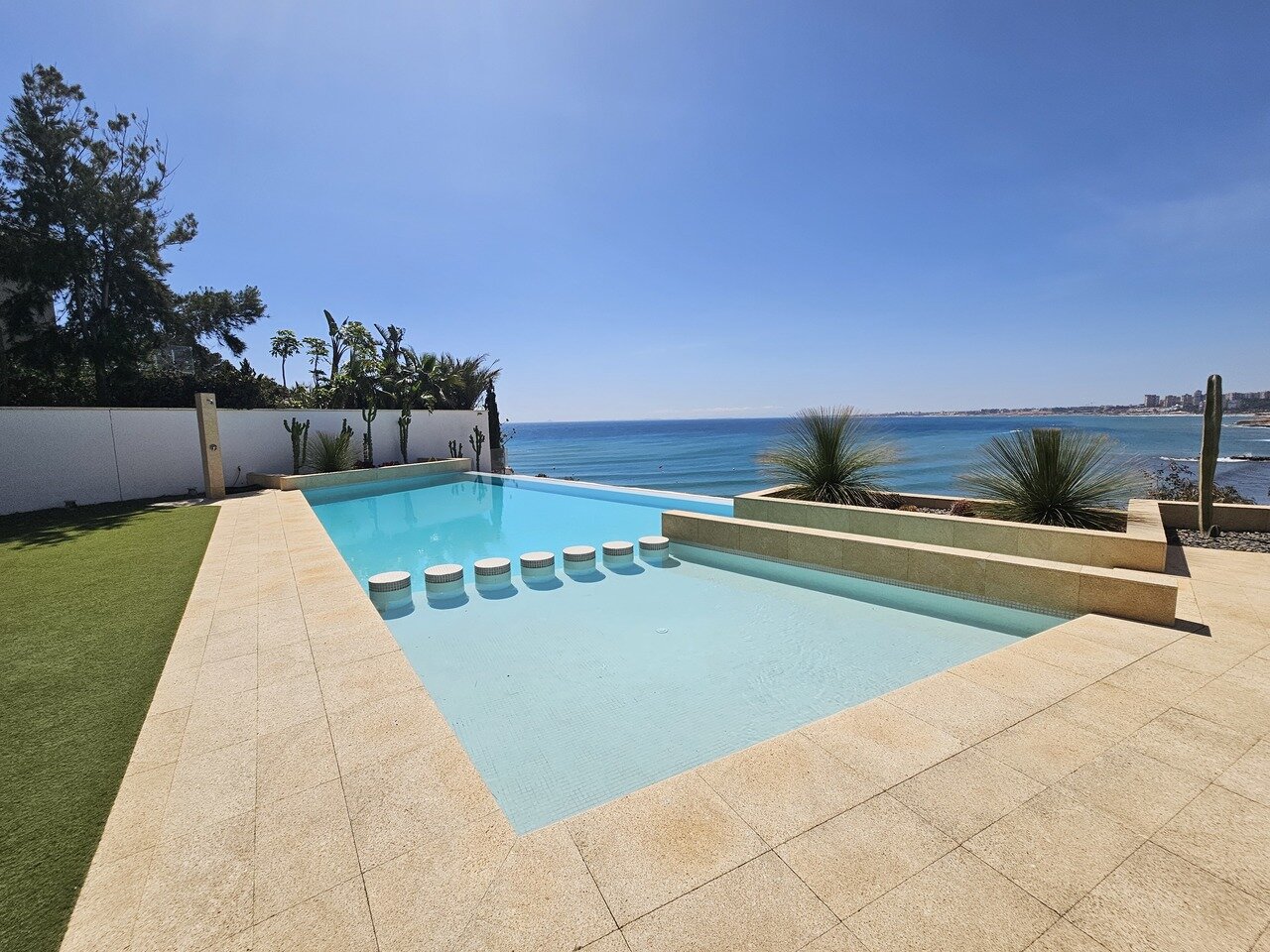 5-Bedroom Villa in Cabo Roig - Image 3
