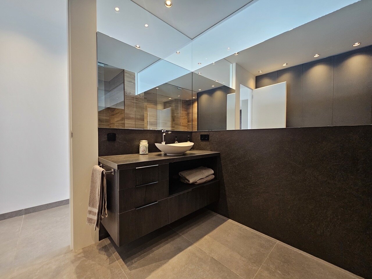 5-Bedroom Villa in Cabo Roig - Image 41