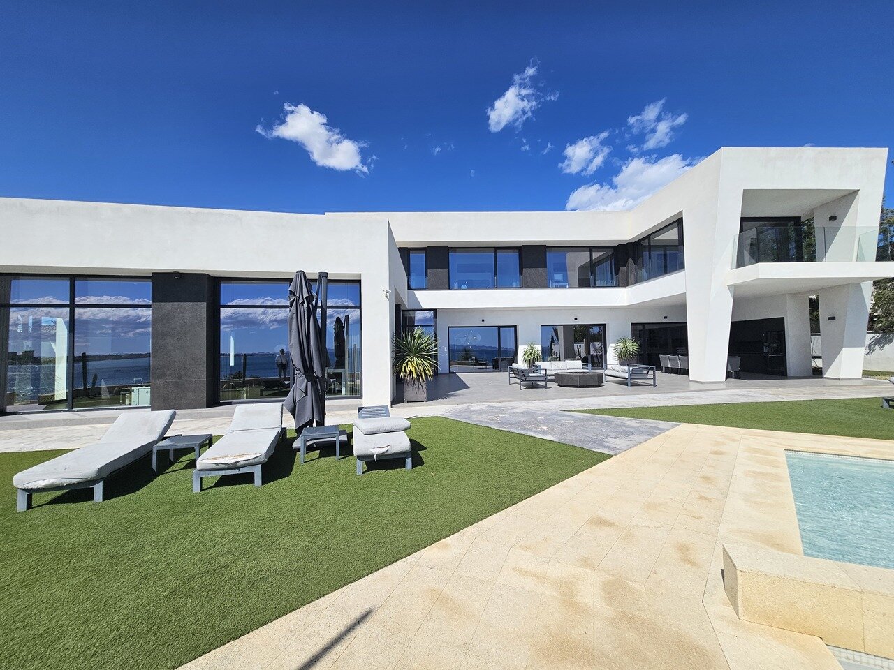 5-Bedroom Villa in Cabo Roig - Image 5