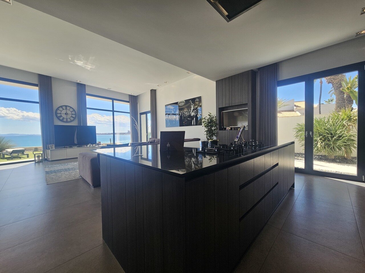 5-Bedroom Villa in Cabo Roig - Image 9