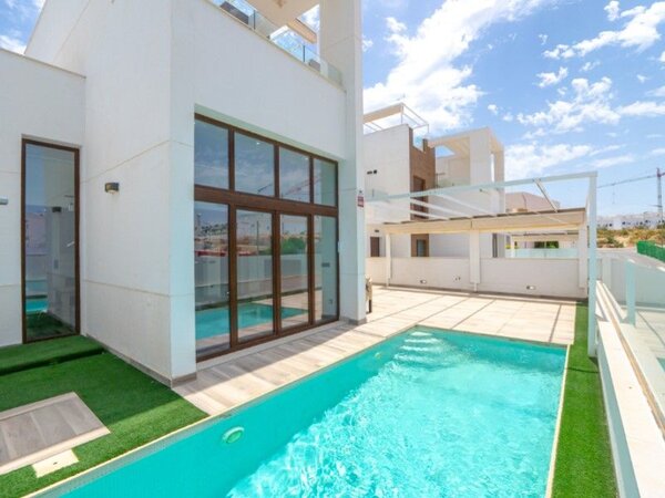 Villa de 4 Dormitorios en Los Balcones, Torrevieja