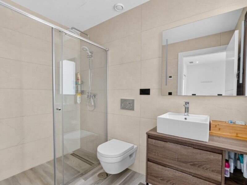 4-Bedroom Villa in Los Balcones, Torrevieja - Image 16