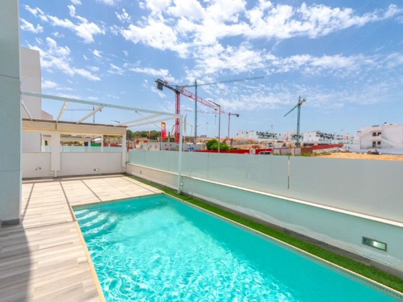 4-Bedroom Villa in Los Balcones, Torrevieja - Image 2