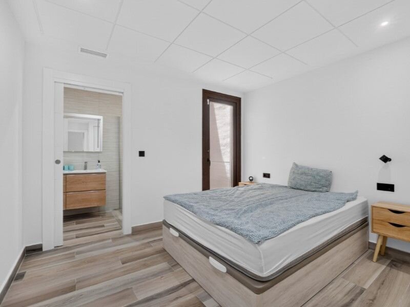 4-Bedroom Villa in Los Balcones, Torrevieja - Image 24