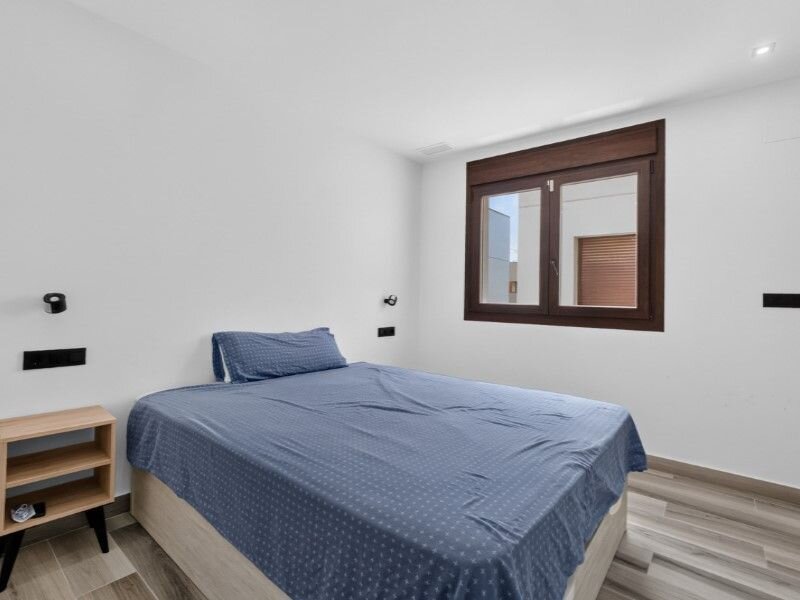 4-Bedroom Villa in Los Balcones, Torrevieja - Image 25