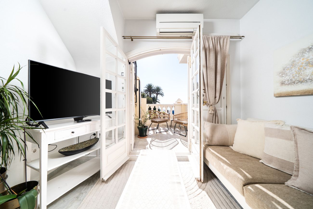 2-Bedroom Apartment in Centro, Torrevieja - Image 29