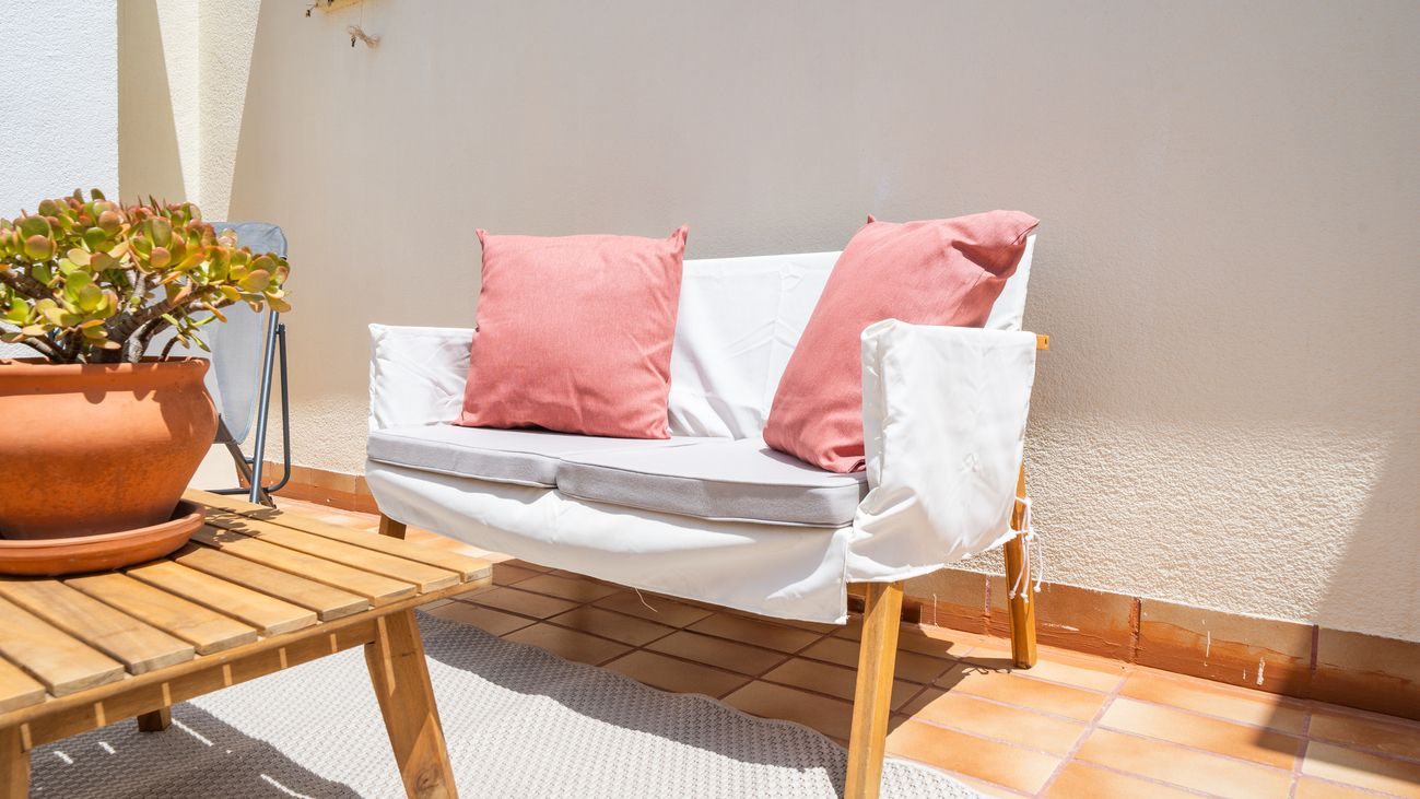 2-Bedroom Apartment in Centro, Torrevieja - Image 37
