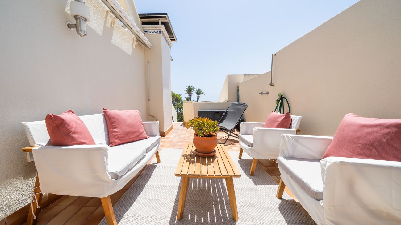 2-Bedroom Apartment in Centro, Torrevieja - Image 39