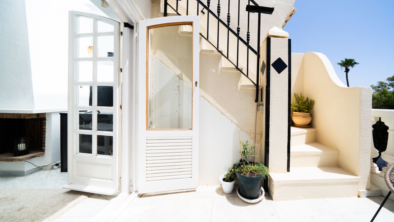 2-Bedroom Apartment in Centro, Torrevieja - Image 41