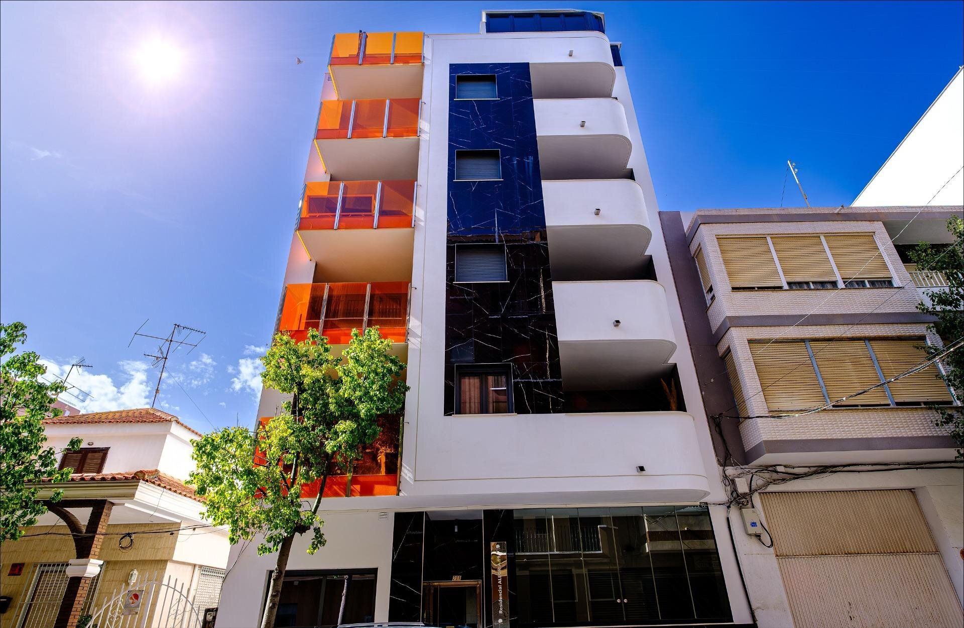 4-Bedroom Apartment in Estacion de Autobuses, Torrevieja - Image 1