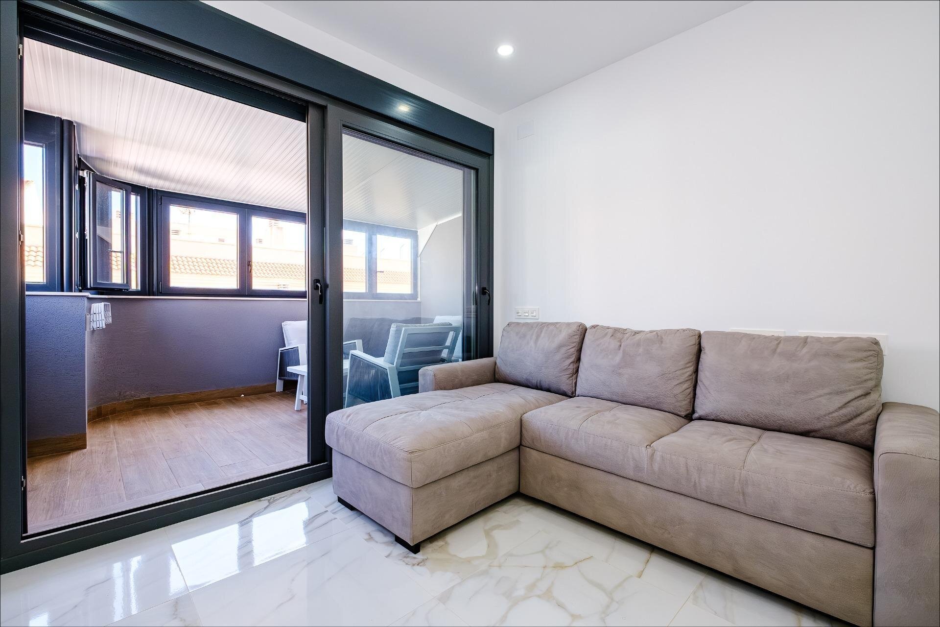 4-Bedroom Apartment in Estacion de Autobuses, Torrevieja - Image 14