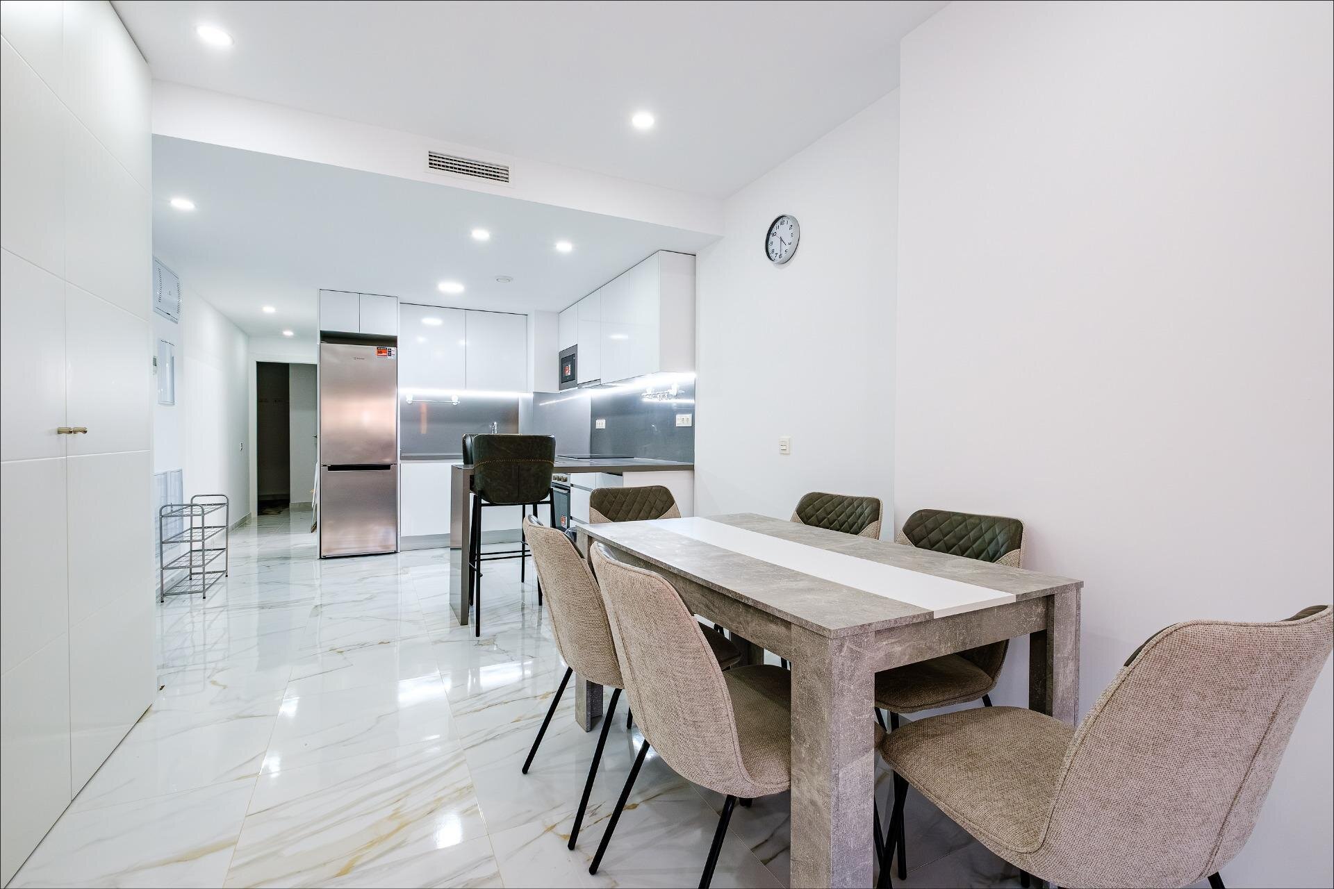 4-Bedroom Apartment in Estacion de Autobuses, Torrevieja - Image 21