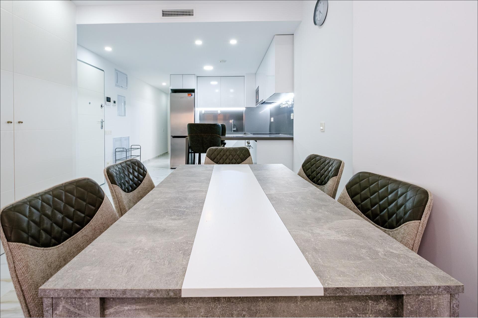 4-Bedroom Apartment in Estacion de Autobuses, Torrevieja - Image 22