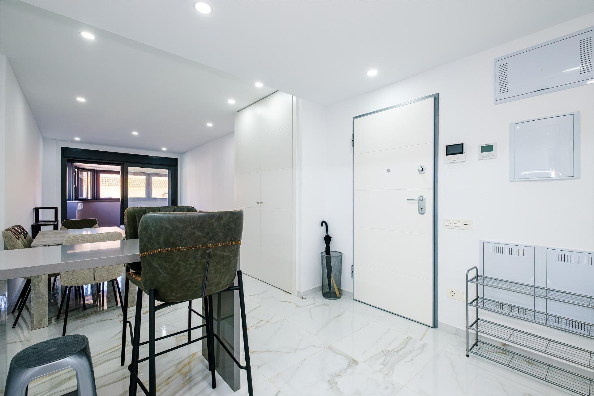 4-Bedroom Apartment in Estacion de Autobuses, Torrevieja - Image 23