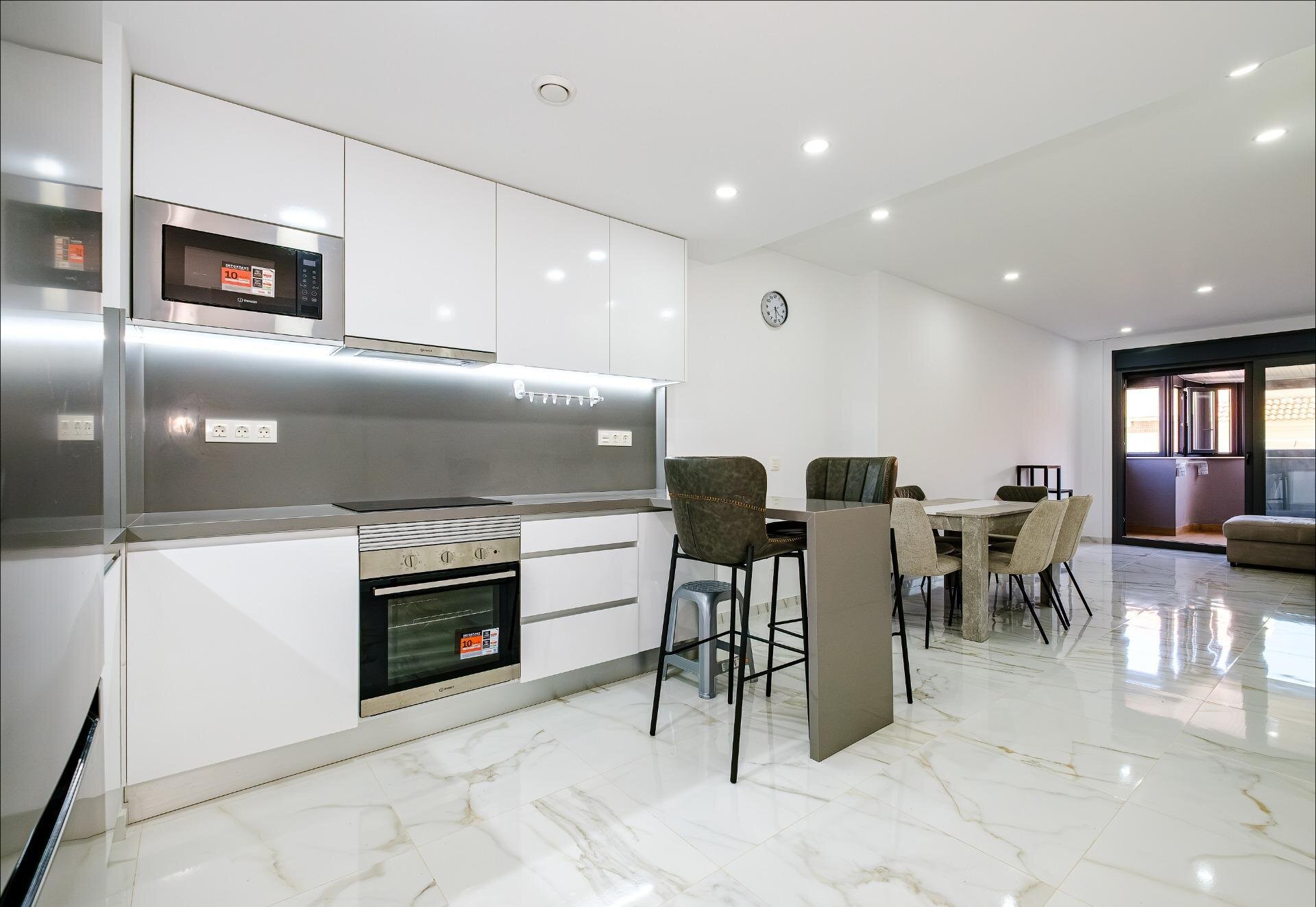 4-Bedroom Apartment in Estacion de Autobuses, Torrevieja - Image 24