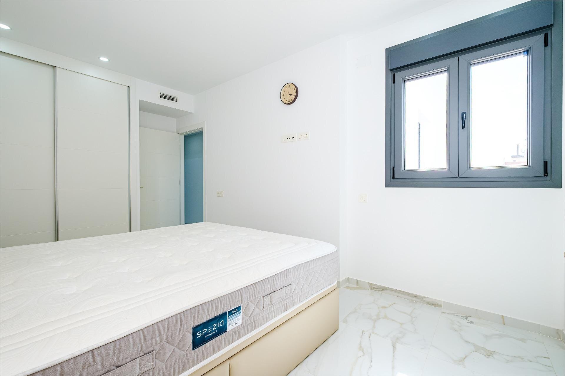 4-Bedroom Apartment in Estacion de Autobuses, Torrevieja - Image 28