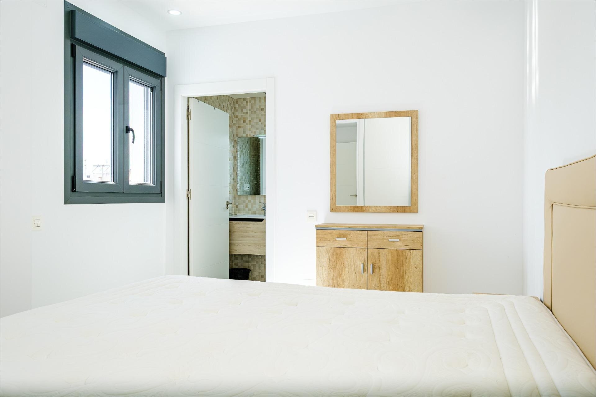 4-Bedroom Apartment in Estacion de Autobuses, Torrevieja - Image 29