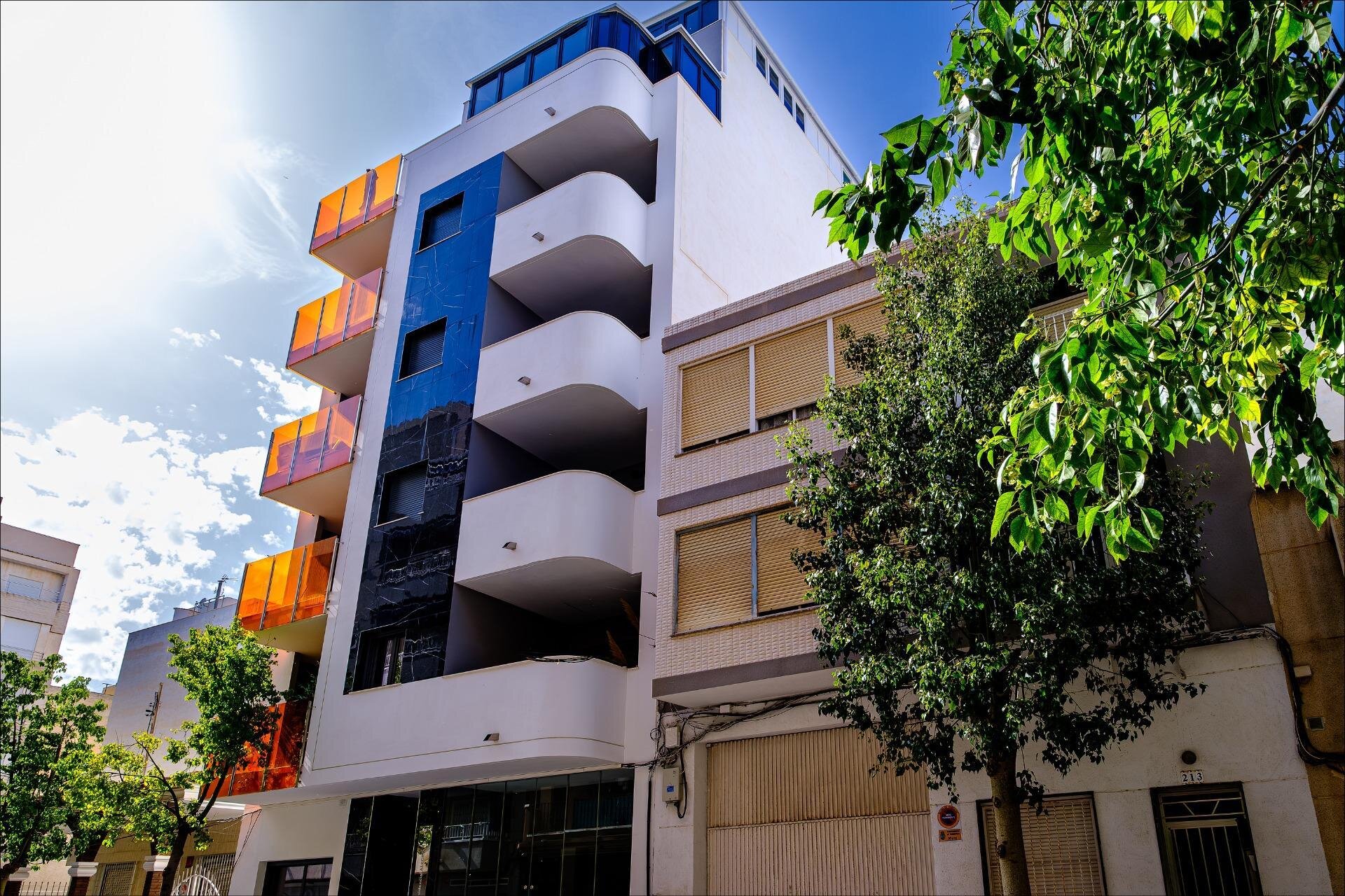 4-Bedroom Apartment in Estacion de Autobuses, Torrevieja - Image 3