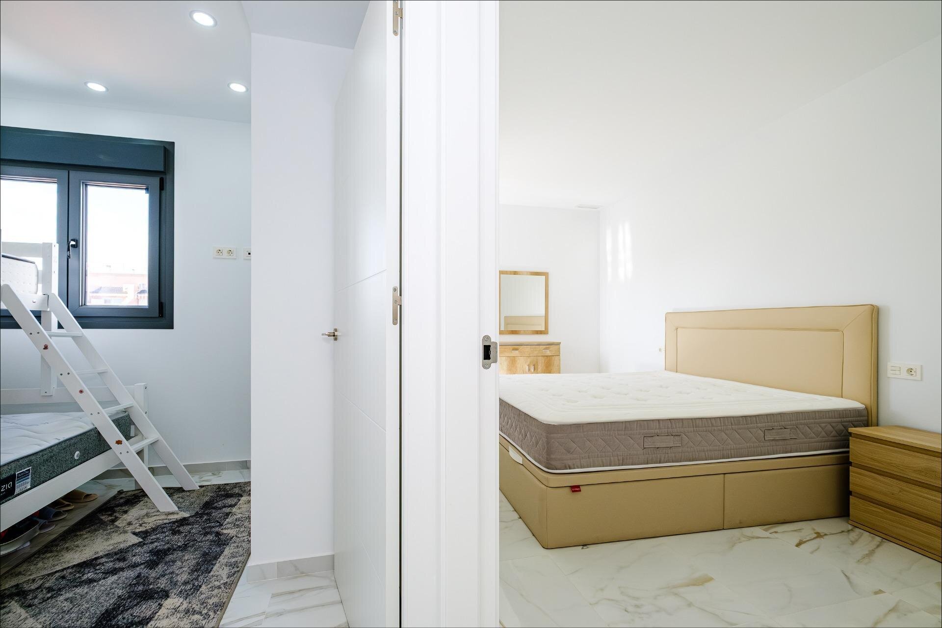4-Bedroom Apartment in Estacion de Autobuses, Torrevieja - Image 34