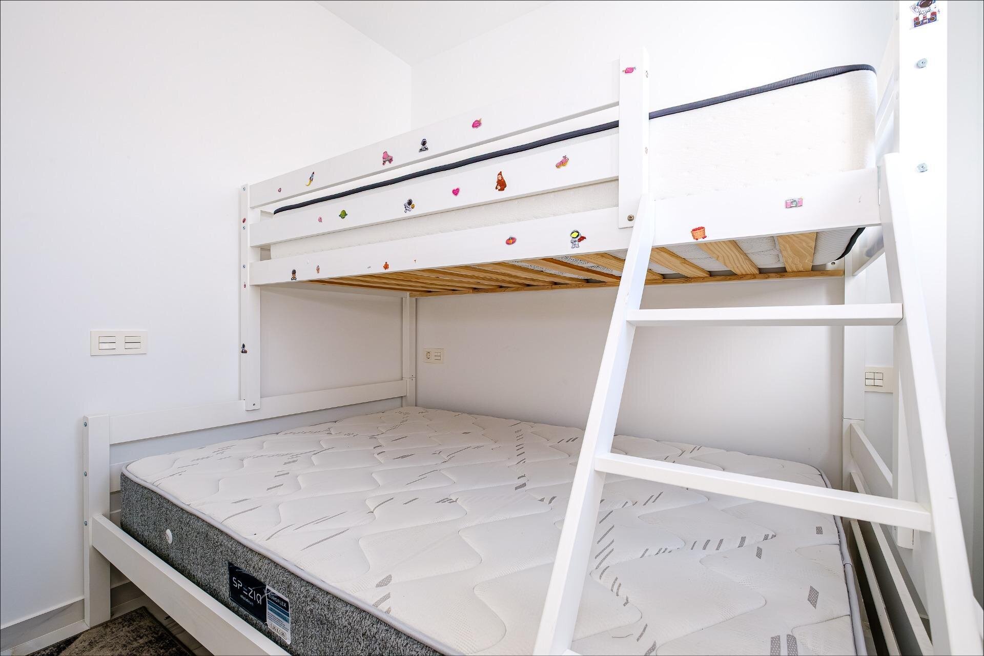 4-Bedroom Apartment in Estacion de Autobuses, Torrevieja - Image 36