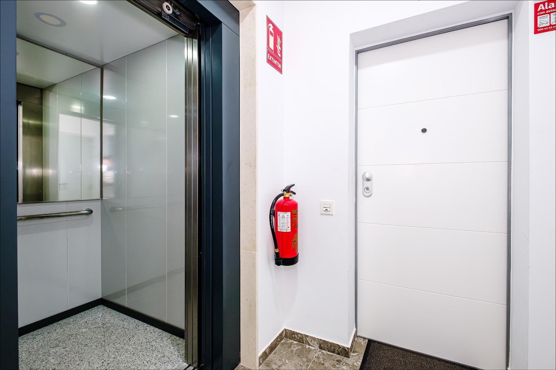 4-Bedroom Apartment in Estacion de Autobuses, Torrevieja - Image 40