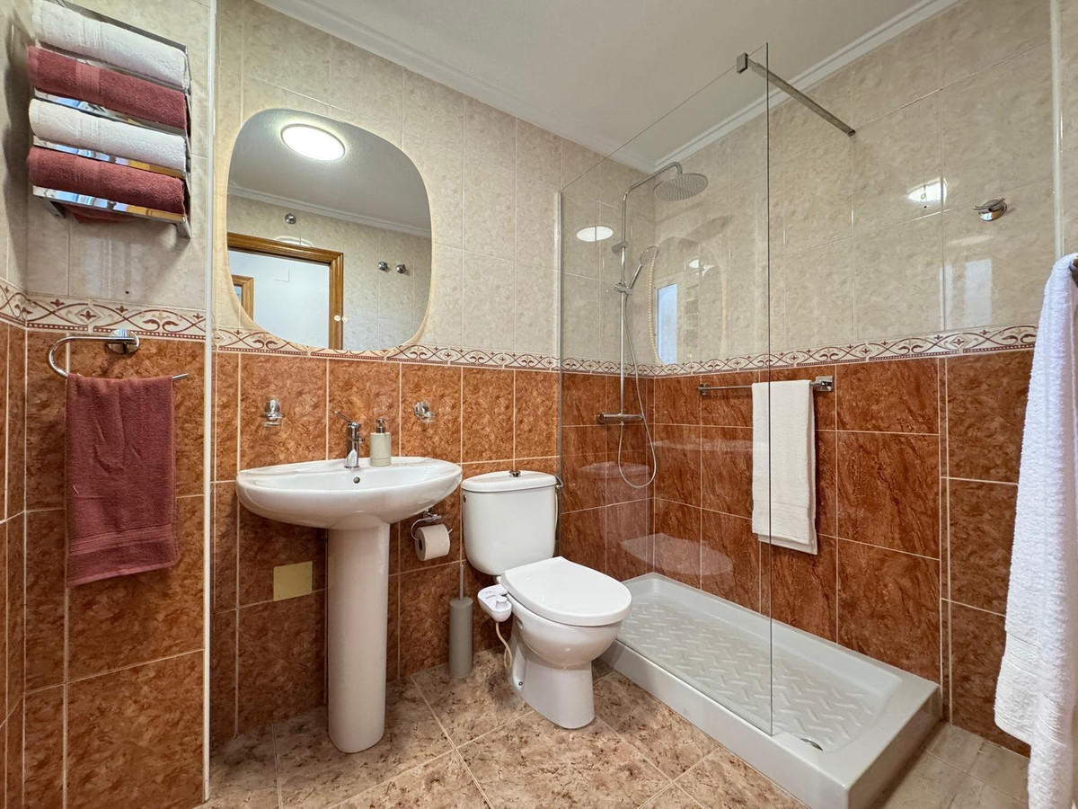 2-Bedroom Penthouse Apartment in Torrevieja | Sunny Casa... - Image 10