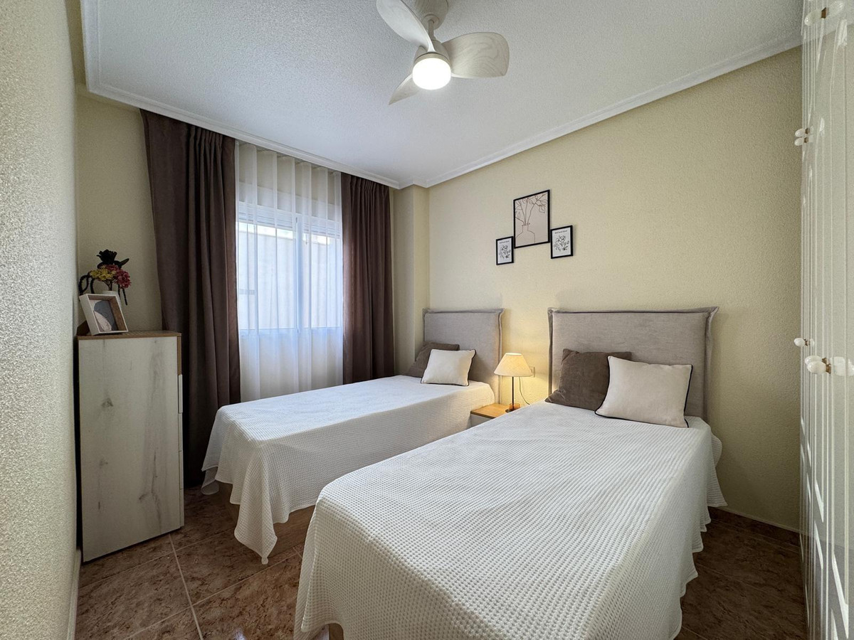 2-Bedroom Penthouse Apartment in Torrevieja | Sunny Casa... - Image 4