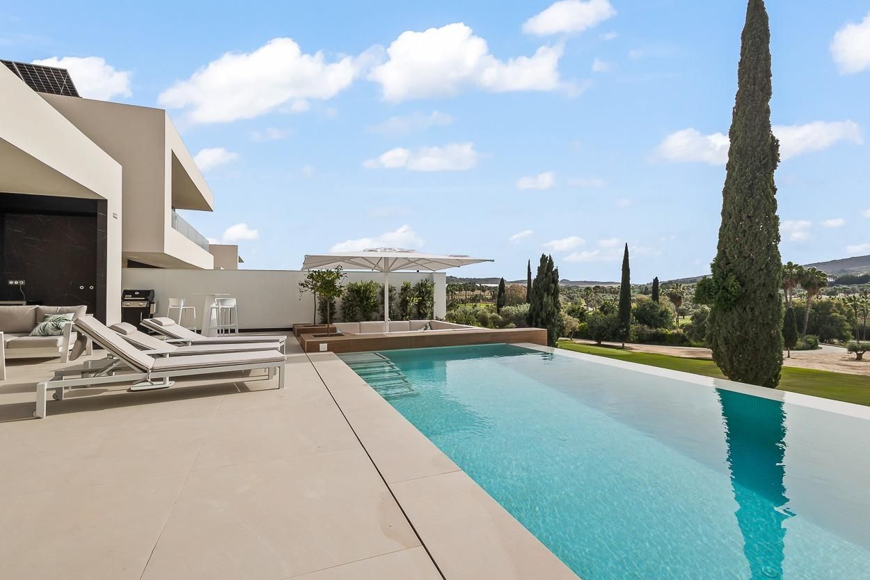 5-Bedroom Villa in Comunidad Valenciana, Algorfa - Image 1