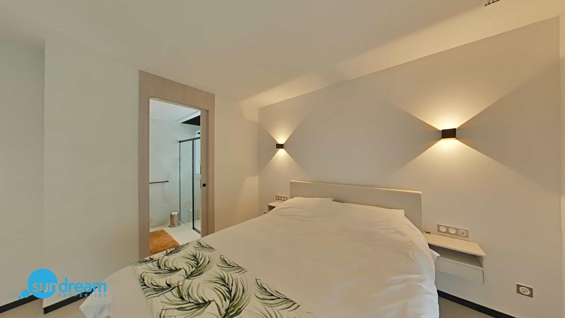 5-Bedroom Villa in Comunidad Valenciana, Algorfa - Image 16