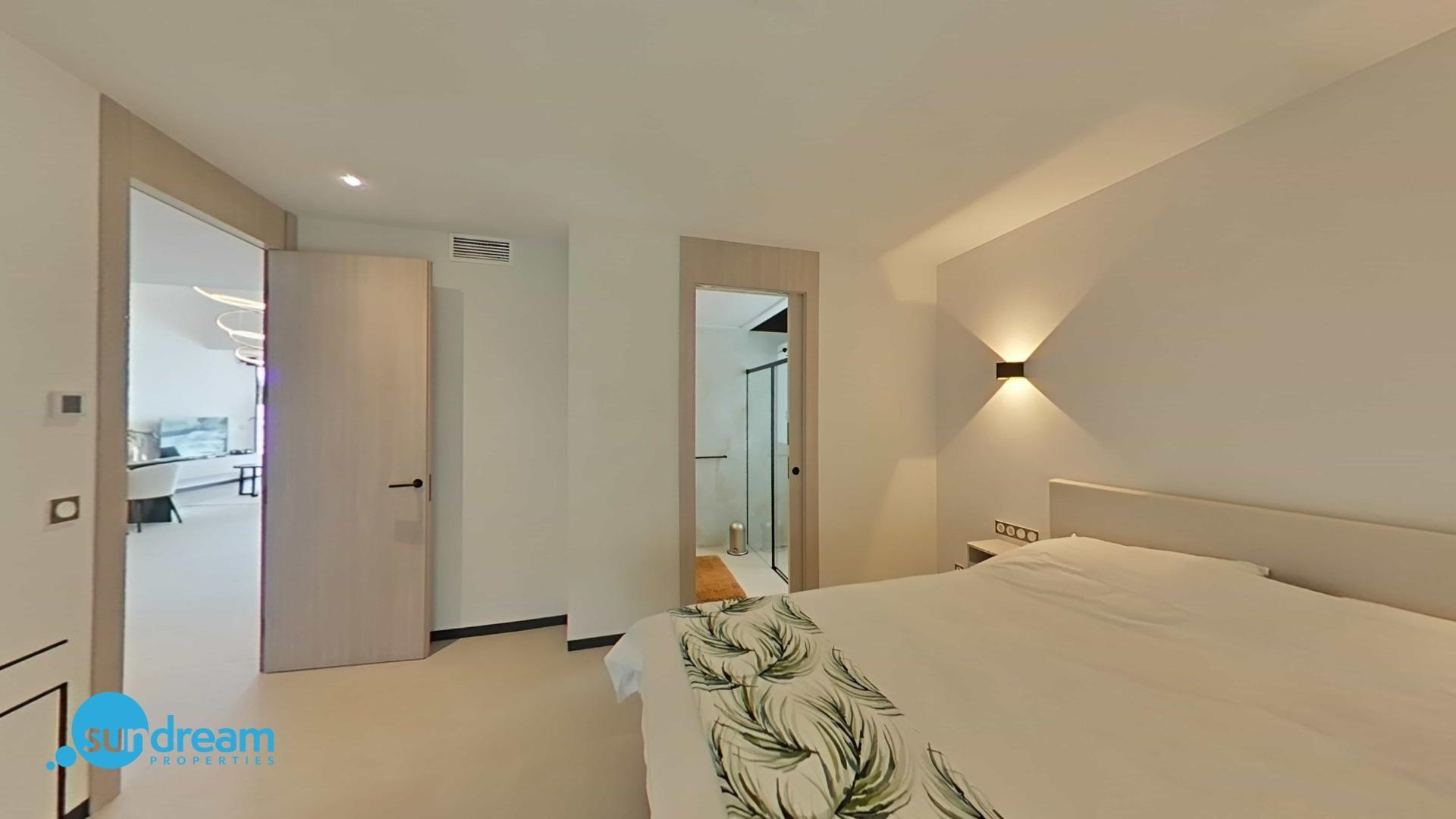 5-Bedroom Villa in Comunidad Valenciana, Algorfa - Image 17