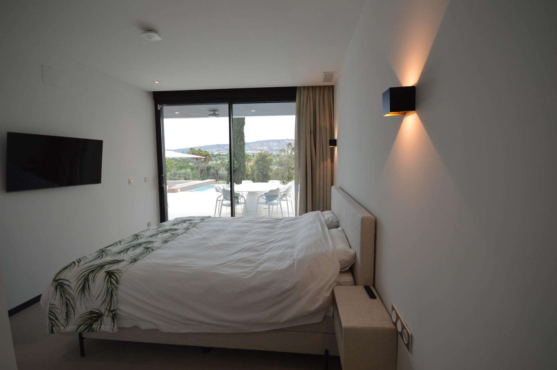 5-Bedroom Villa in Comunidad Valenciana, Algorfa - Image 18