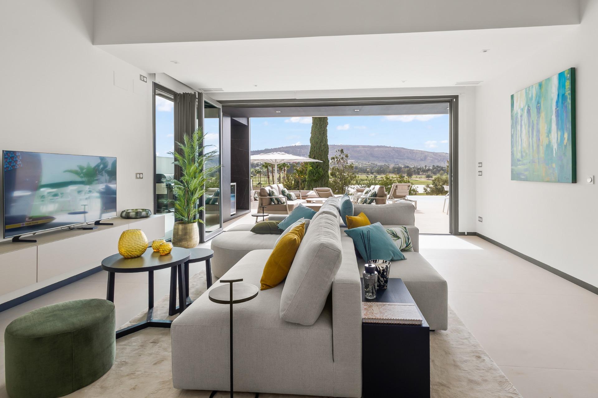 5-Bedroom Villa in Comunidad Valenciana, Algorfa - Image 8