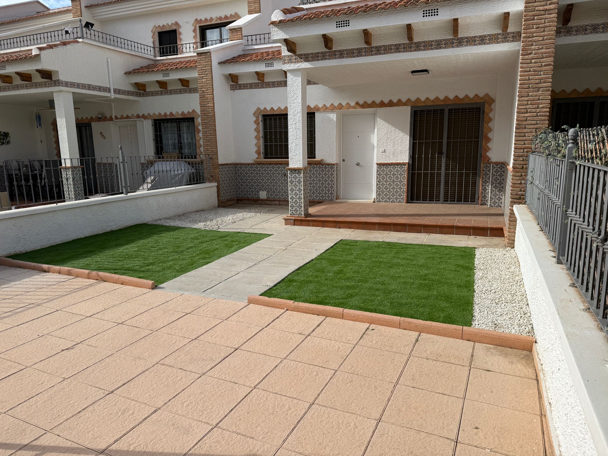 3-Bedroom House in San Miguel de Salinas - Image 1