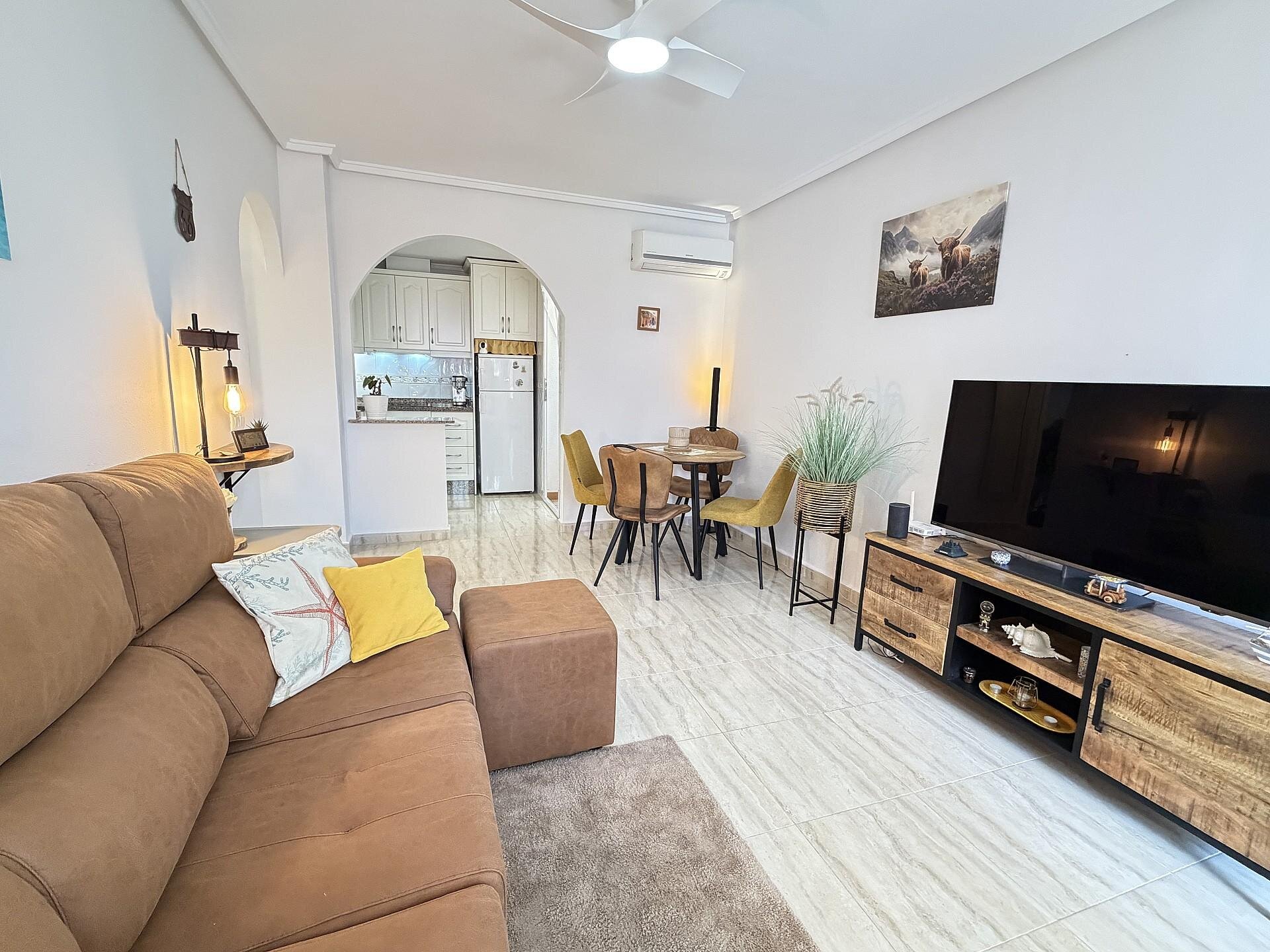 2-Bedroom Apartment in Los Dolses, Orihuela Costa - Image 13
