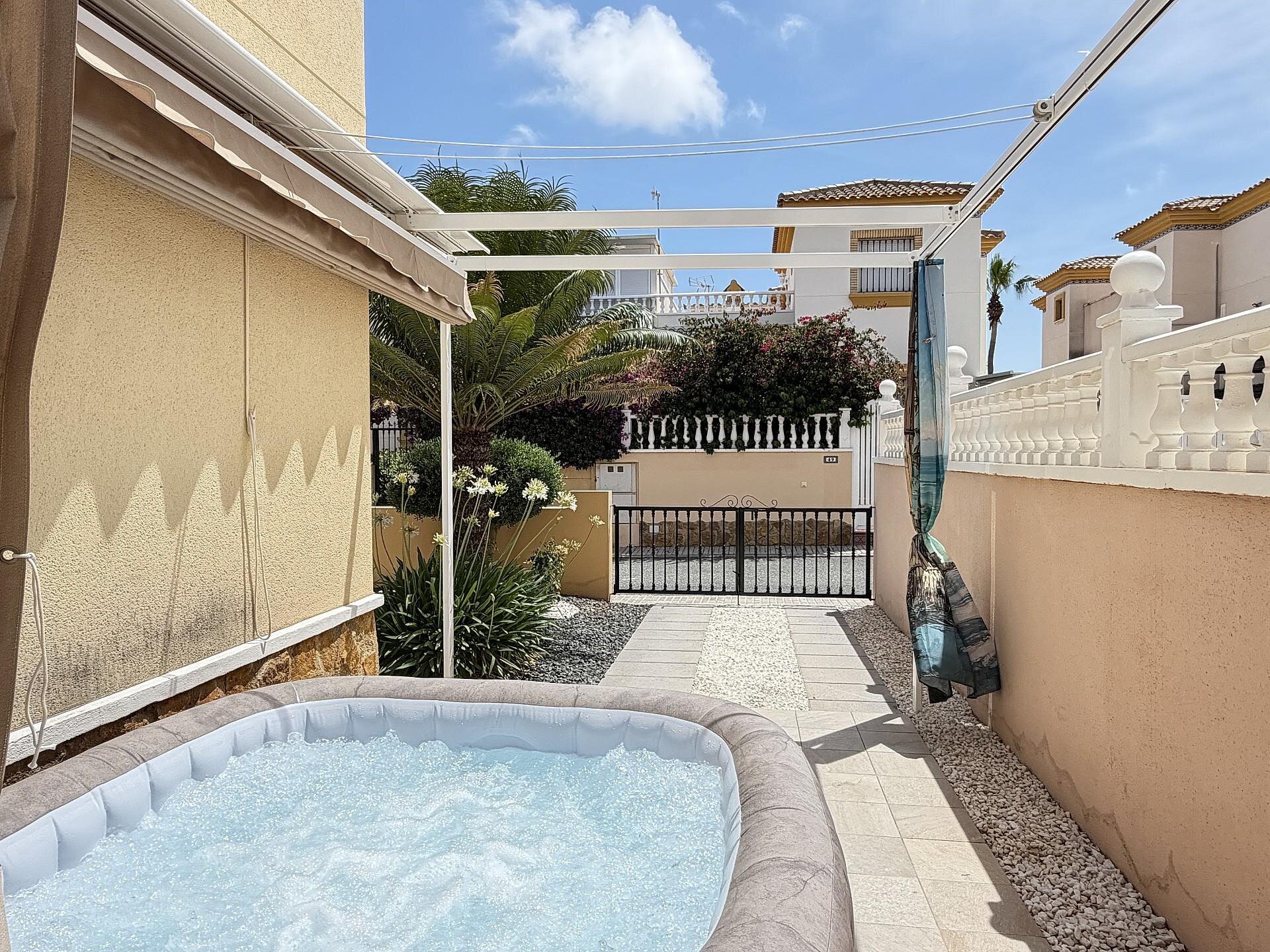 2-Bedroom Apartment in Los Dolses, Orihuela Costa - Image 2