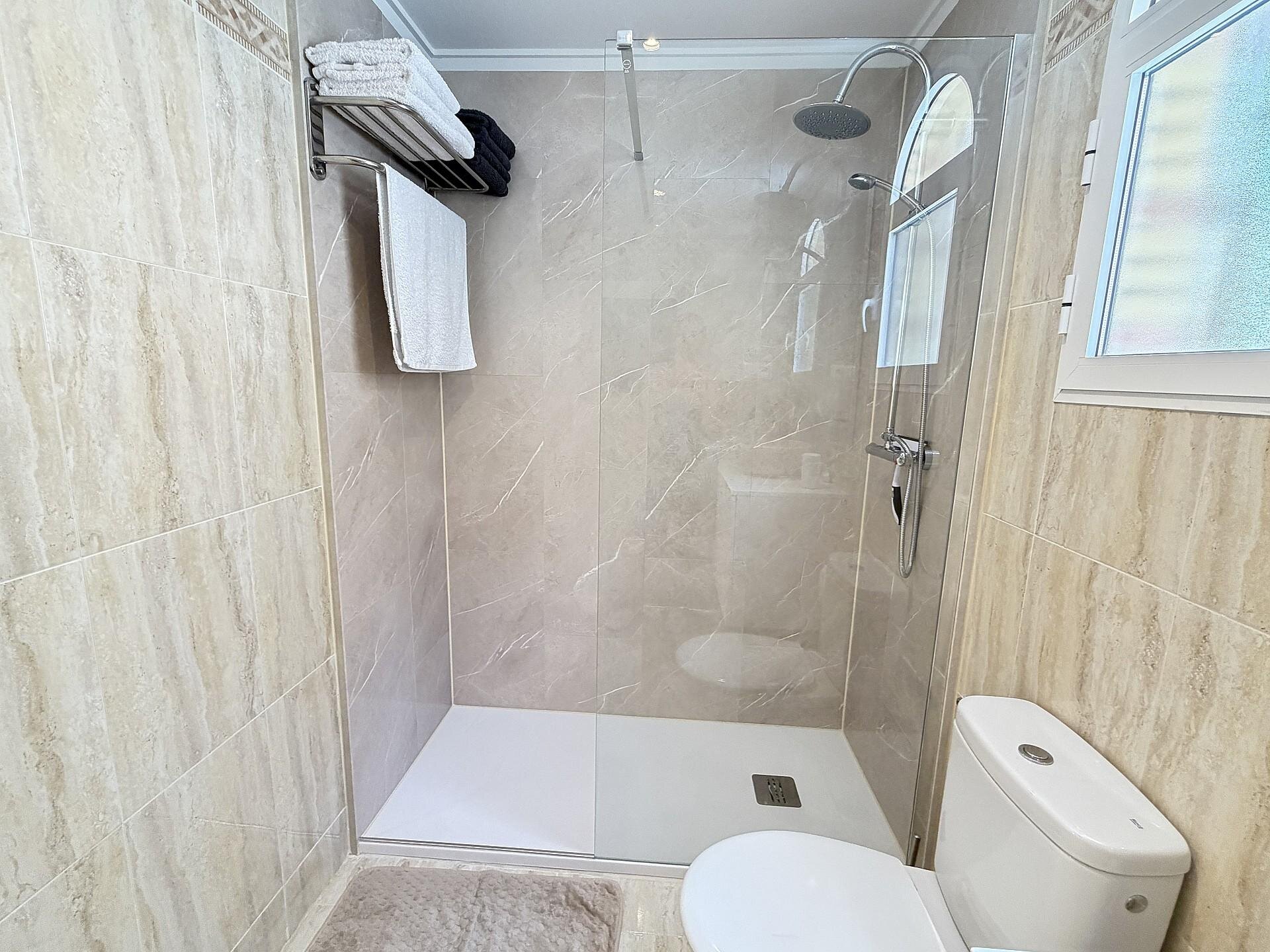 2-Bedroom Apartment in Los Dolses, Orihuela Costa - Image 24