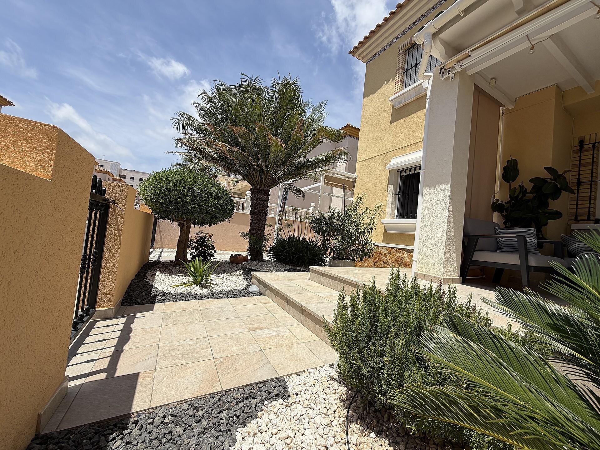 2-Bedroom Apartment in Los Dolses, Orihuela Costa - Image 3