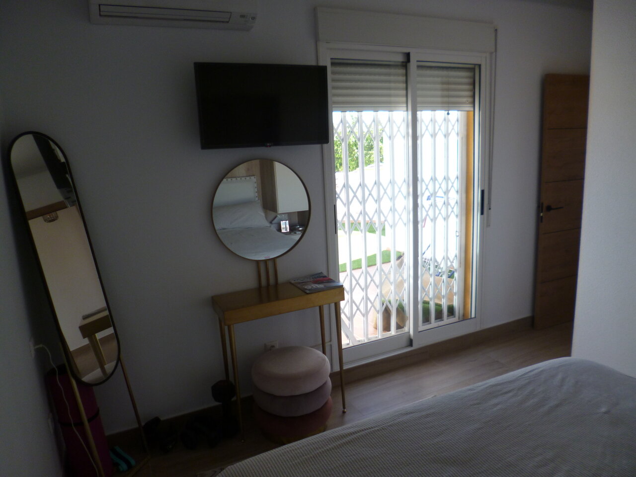 4-Bedroom Villa in Pilar de la Horadada - Image 6