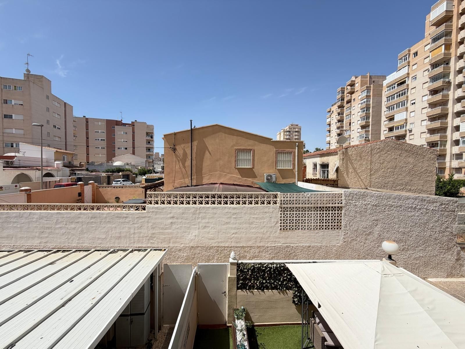 Mieszkanie z 2 Sypialniami w Playa del Cura, Torrevieja - Image 32