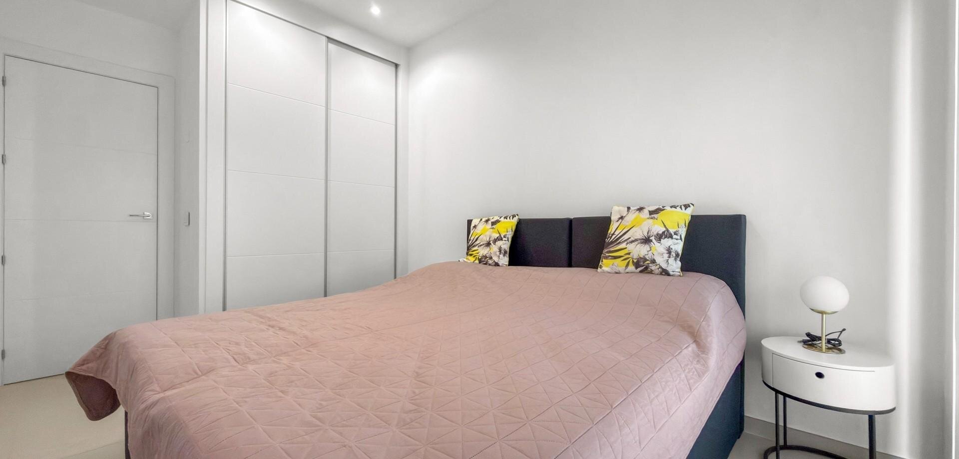 2-Bedroom Apartment in Pilar de la Horadada - Image 9