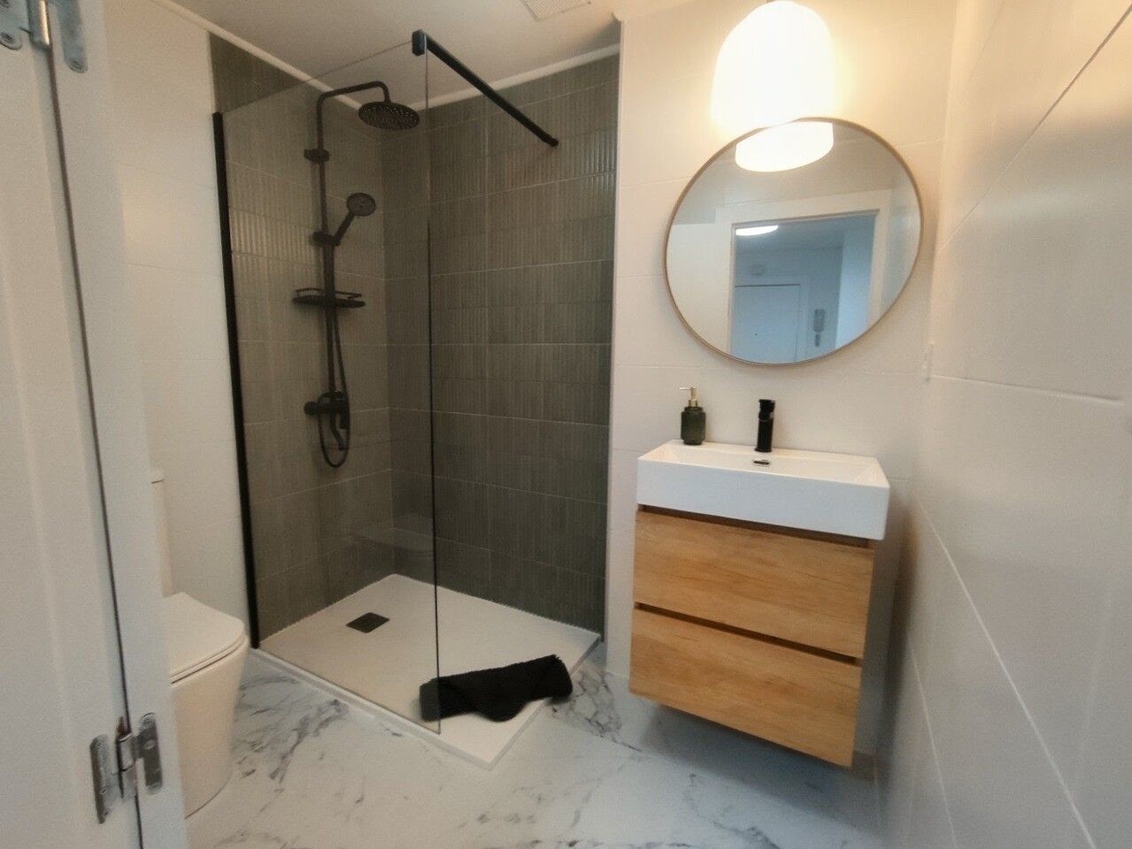3-Bedroom Apartment in Sucina, Sucina - Image 12