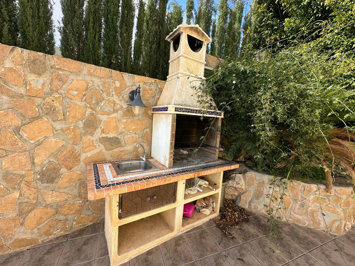 2-Bedroom Middle Floor Apartment in Altea | Sunny Casas ... - Image 17